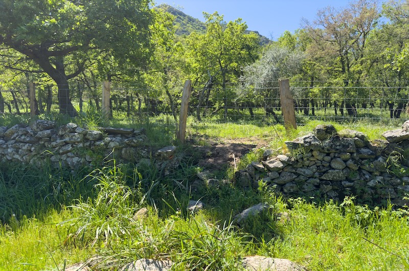 devis mur en pierre construire Uzès gard