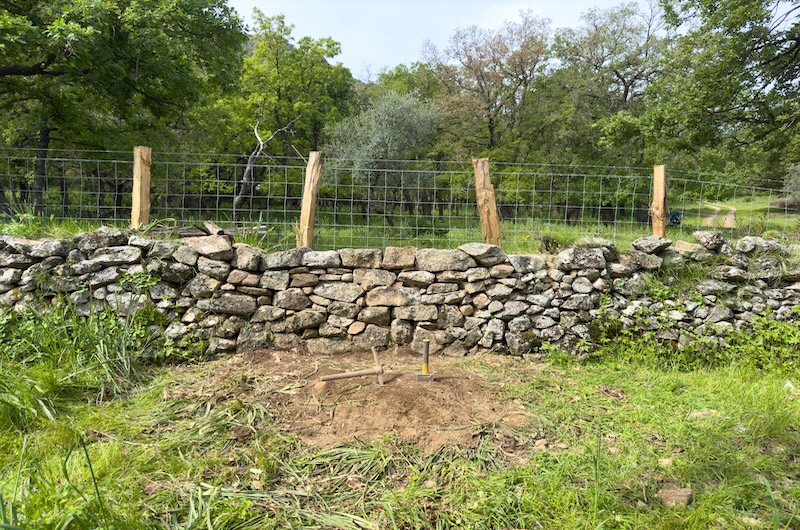 batir mur en pierre gard