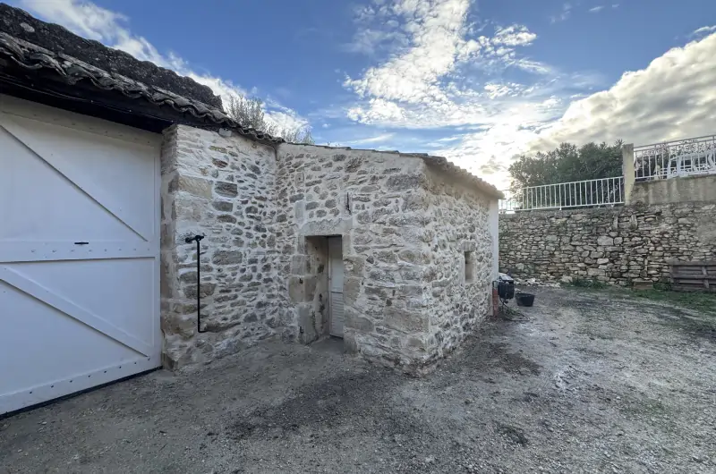 Restauration de murs anciens en pierre – Uzès et alentours