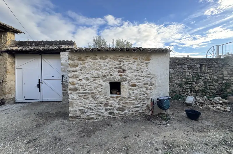 rénovation mur en pierre gard occitanie